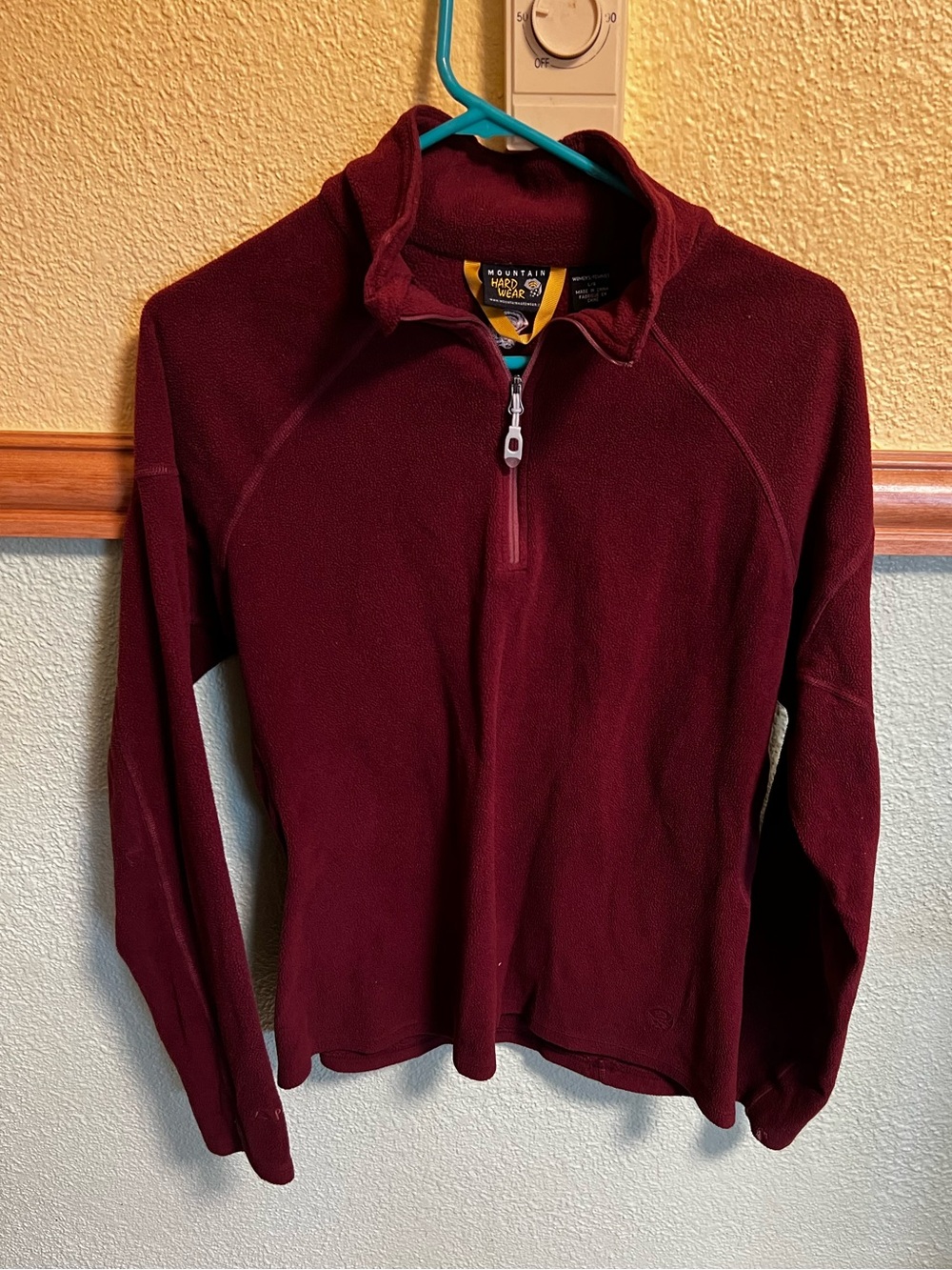 Mountain Hardwear Women's Maroon Quarter-Zip Fleece Pullover
